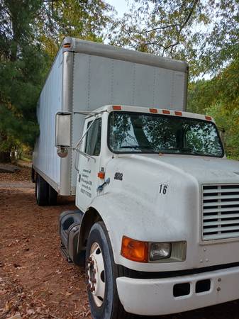 1999 International 23 ft 4700 box truck power liftgate 150K 10900 for sale in Other, FL – photo 3