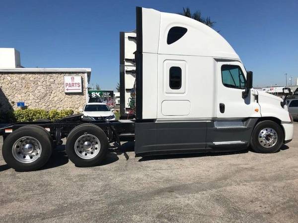 2014 Freightliner Cascadia Evolution SLEEPER - cars & trucks - by... for sale in Fl. Lauderdale, NY – photo 9