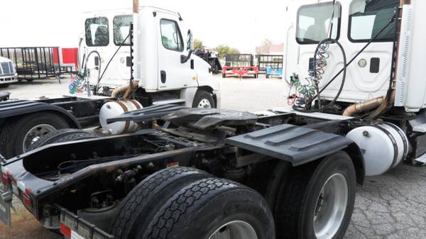 2012 Freightliner Day Cabs - cars & trucks - by dealer - vehicle... for sale in SAN ANGELO, TX – photo 4