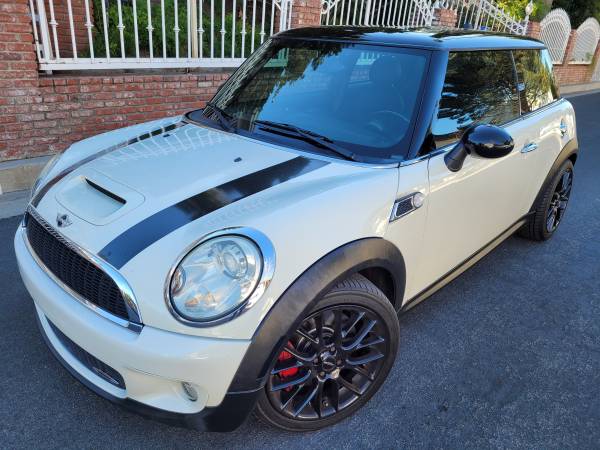 2009 Mini John Cooper Works JCW 211hp 6 Speed Manual White Gas Saver for sale in Los Angeles, CA – photo 2