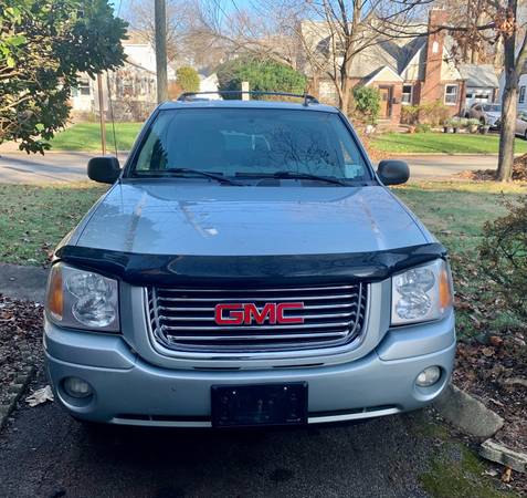 GMC Envoy - cars & trucks - by owner - vehicle automotive sale for sale in Teaneck, NJ – photo 3