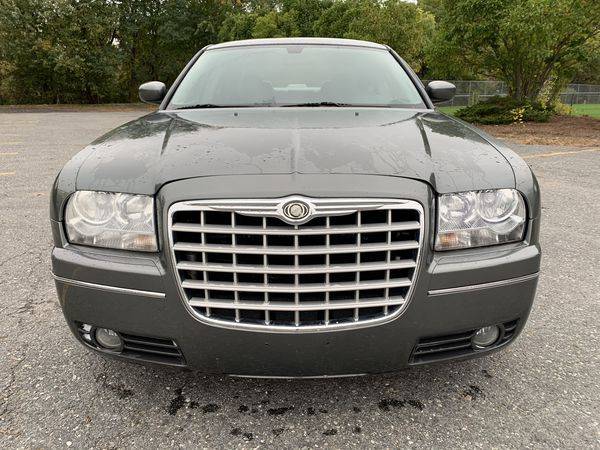 2006 Chrysler 300 Touring - Loaded - Low Miles ! for sale in Lowell, MA – photo 8