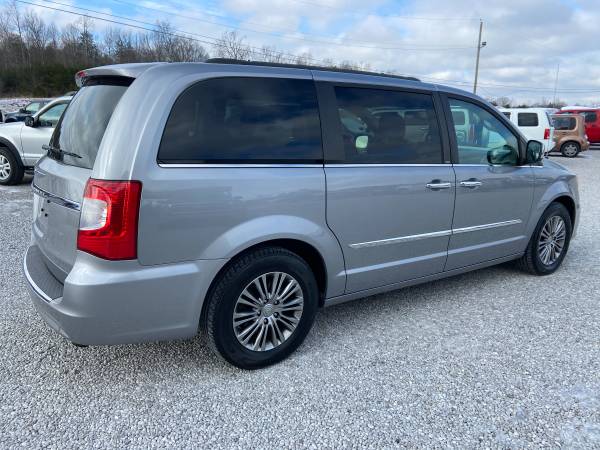 2014 CHRYSLER TOWN & COUNTRY TOURING-L - - by dealer for sale in Somerset, KY – photo 3