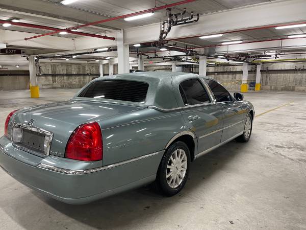 2006 Lincoln town car low miles for sale in Paterson, NJ – photo 6