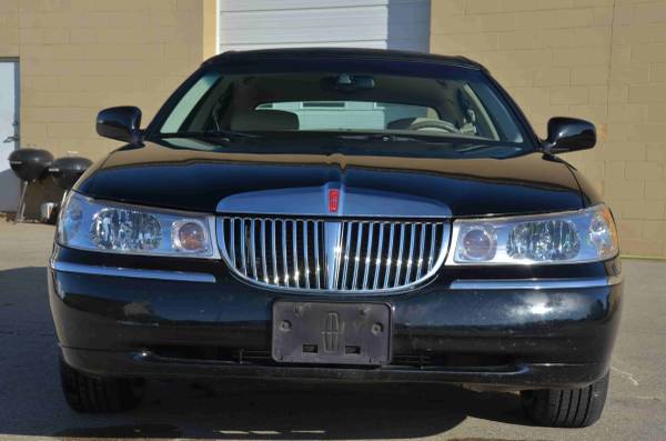 2000 Lincoln Town Car Presidential Town Sedan - - by for sale in West Des Moines, IA – photo 9
