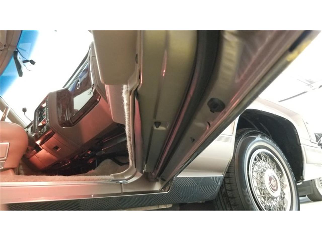 1990 Cadillac Fleetwood for sale in Mankato, MN – photo 38