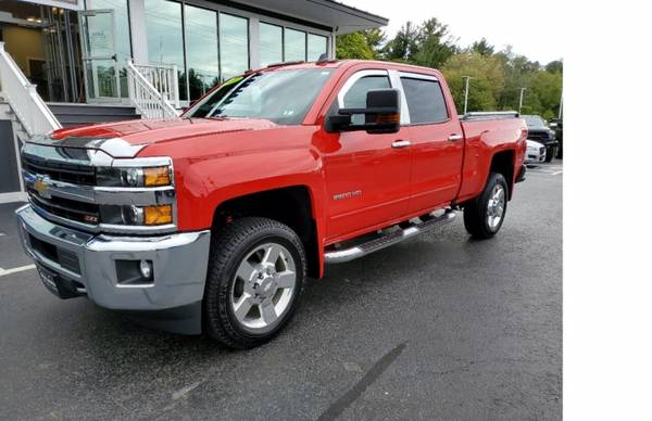 2019 Chevrolet Silverado 2500HD CREW CAB ONLY 5600 MILES - cars & for sale in Plaistow, VT – photo 3