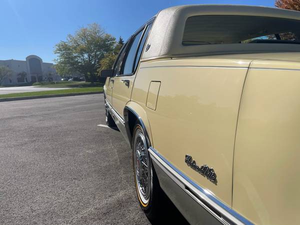 1989 Cadillac Deville 55k mint condition for sale in Glendale Heights, IL – photo 6