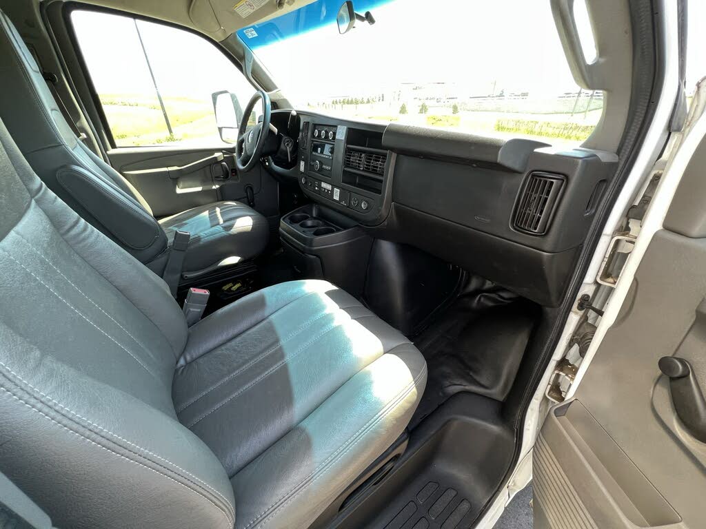 2018 GMC Savana Chassis 3500 177 Cutaway RWD for sale in Saint Michael, MN – photo 4