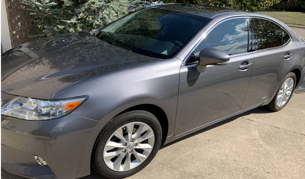 2013 Lexus ES 300h Sedan with Ultra Luxury Package – GREAT Shape! for sale in Mason, OH