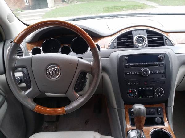2008 BUICK ENCLAVE AWD for sale in Windsor, MI – photo 5