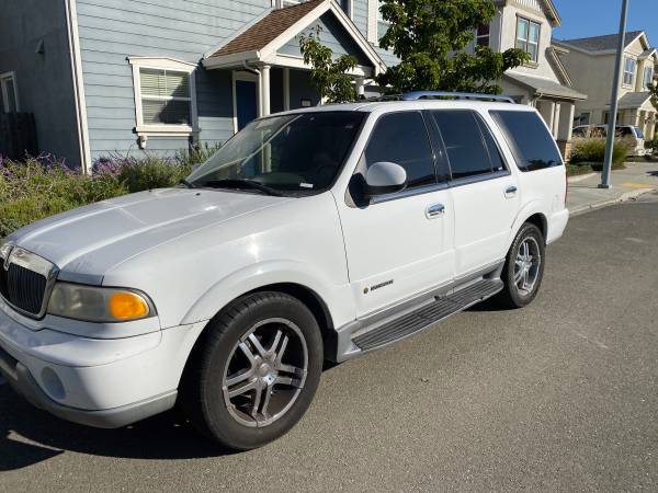 2001 Lincoln Navigator! Clean Title, Low Mileage, Smog Check DONE!! for sale in Alameda, CA