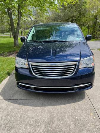 2015 Chrysler Town and Country for sale in Galena, OH