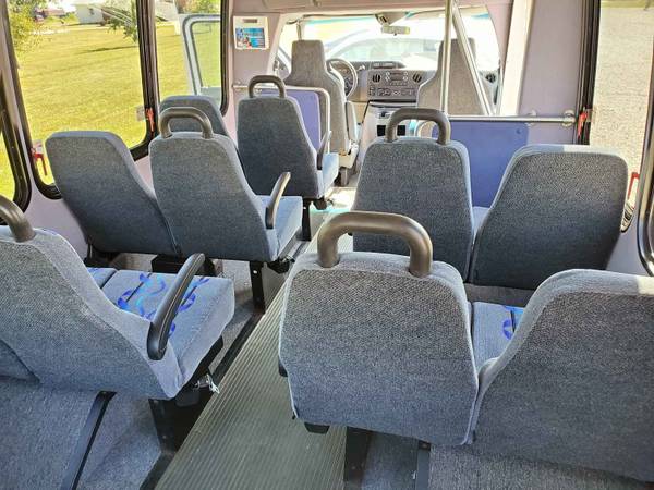 2007 f350 ford Starcraft Shuttle bus for sale in Cannelton, KY – photo 7