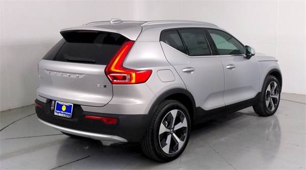 2023 Volvo XC40 B5 AWD Mild Hybrid Plus Bright - - by for sale in Culver City, CA – photo 4