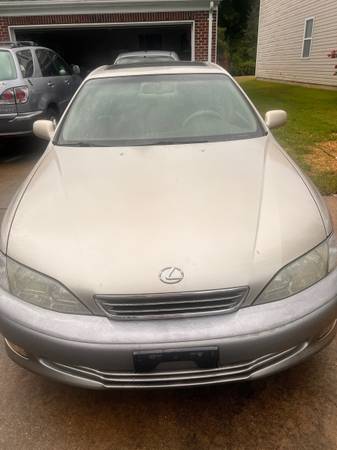 2001 Lexus ES300 Excellent engine and transmission New battery for sale in Charlotte, NC – photo 4