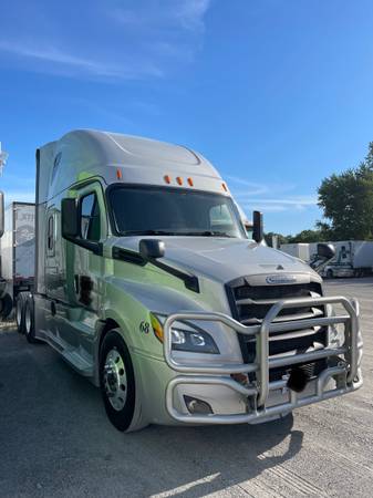 2018 Freightliner Cascadia for sale in Gary, IL – photo 2