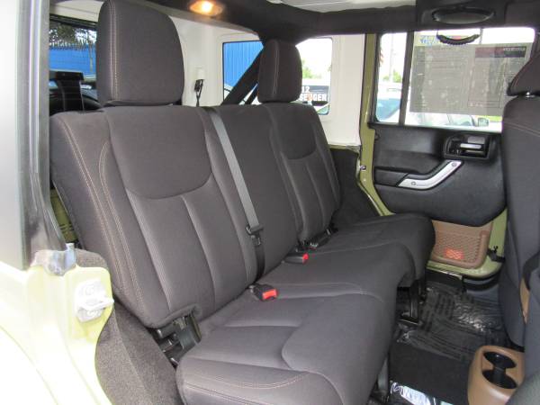~ ~ ~2013 JEEP WRANGLER UNLIMITED SAHARA! 4X4! TOW! BLUETOOTH! NICE! for sale in Melbourne , FL – photo 9