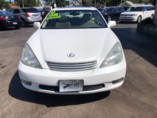 *** 2002 Lexus ES300 CARFAX CERTIFIED! ONLY 121K MILES! NICE! for sale in milwaukee, WI – photo 2