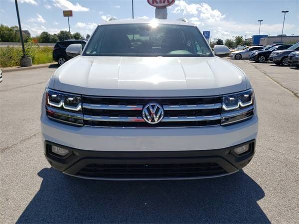 2018 VW Volkswagen Atlas SE suv Pure White for sale in Fayetteville, AR – photo 2