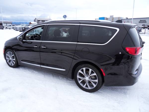 C2101A - 2019 Chrysler Pacifica Limited FWD Mini-van for sale in Lewistown, MT – photo 4