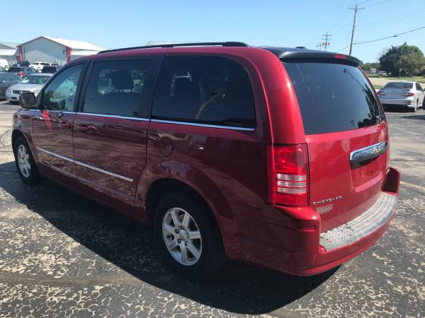 2010 CHRYSLER TOWN & COUNTRY (WISNESKI AUTO) - - by for sale in Green Bay, WI – photo 5