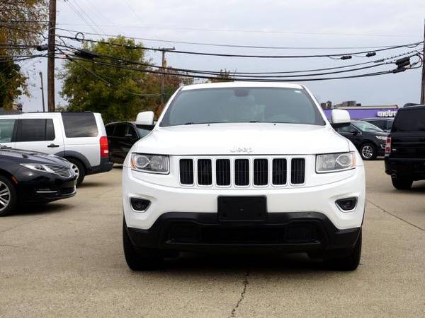 2014 Jeep Grand Cherokee 4WD 4dr Laredo hatchback Bright White Clear for sale in Roseville, MI – photo 2