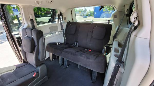 2014 chrysler town and country for sale in Portland, OR – photo 9