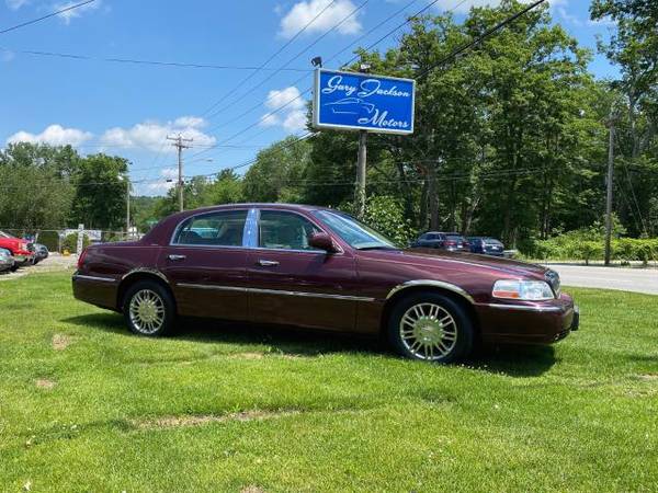2006 Lincoln Town Car 4dr Sdn Designer Series - cars & trucks - by... for sale in Charlton, MA – photo 13