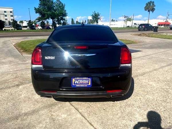 2015 Chrysler 300 S - EVERYBODY RIDES! - - by dealer for sale in Metairie, LA – photo 5