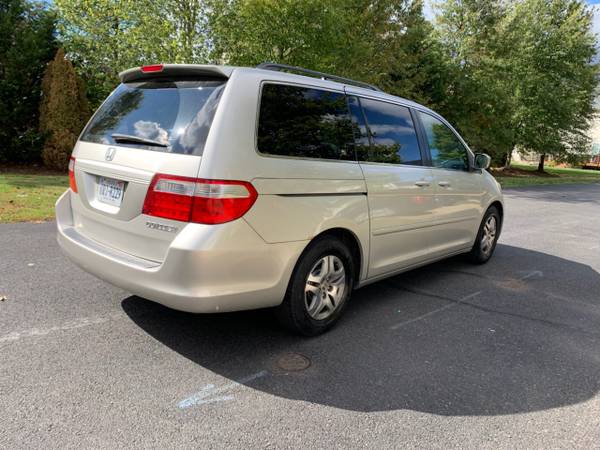 Beautiful 2005 Honda Odyssey Touring for sale in MANASSAS, District Of Columbia – photo 4