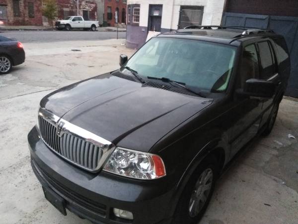 2005 LINCOLN NAVIGATOR 4WD (LOW MILEAGE) for sale in Baltimore, MD