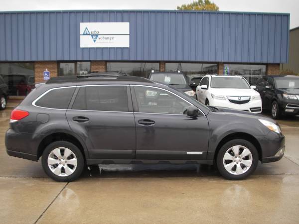 2011 Subaru Outback 2 5i Limited - All Wheel Drive for sale in Holland , MI – photo 2