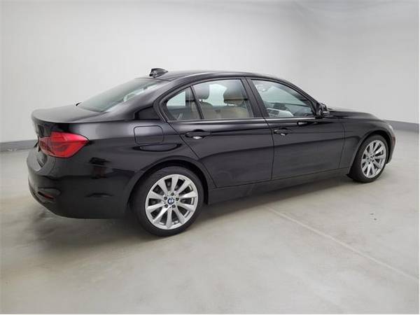 2018 BMW 320i xDrive - sedan - - by dealer - vehicle for sale in Taylor, MI – photo 10
