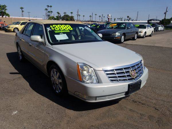 2008 Cadillac DTS Luxury II FREE CARFAX ON EVERY VEHICLE for sale in Glendale, AZ