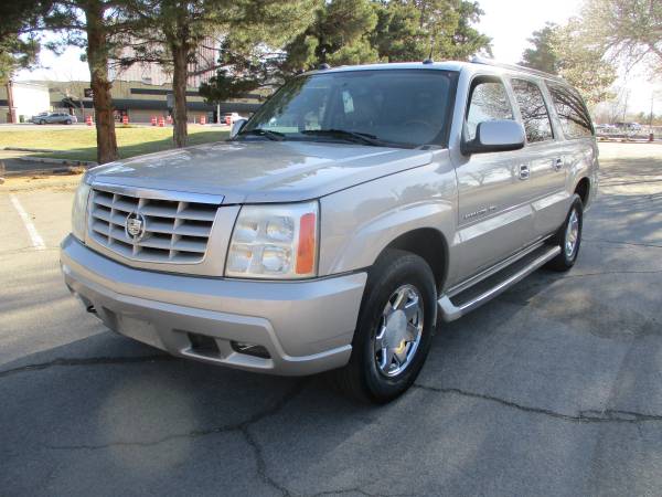 2005 Cadillac Escalade ESV, AWD, 6 0 V8, 3rd row, loaded, SUPER for sale in Sparks, NV – photo 3