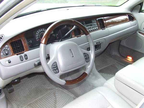 Lincoln Town Car 2001 w/75K for sale in Media, PA – photo 8