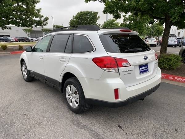 2011 Subaru Outback 2 5i (M6) - - by dealer - vehicle for sale in Georgetown, TX – photo 3