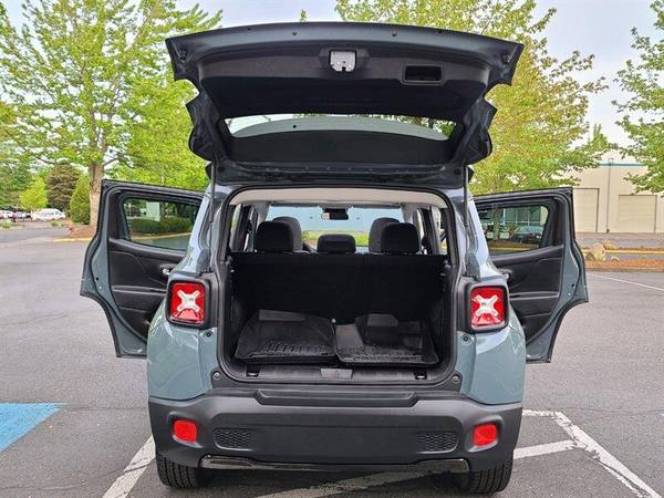 2018 Jeep Renegade Altitude SPORT UTILITY/4X4/MY SKY DUAL PANEL for sale in Portland, OR – photo 22