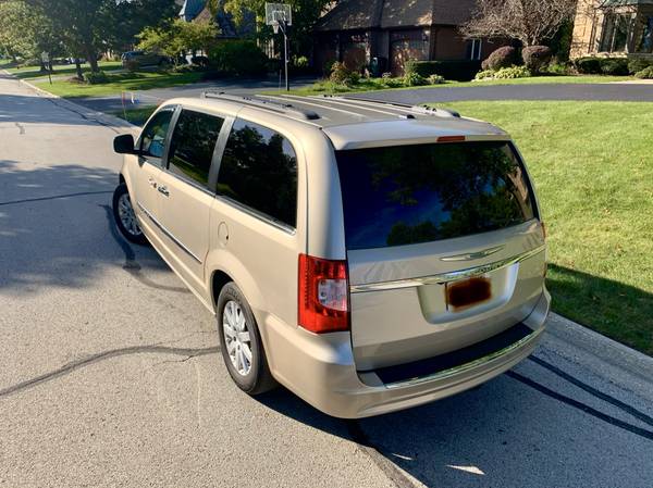 2014 Chrysler town & country 1 owner , 46k miles carfax for sale in Willowbrook, IL – photo 4