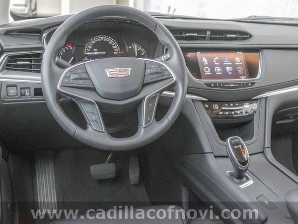 2017 Caddy *Cadillac* *XT5* Luxury AWD hatchback Radiant Silver for sale in Novi, MI – photo 16