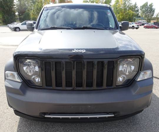 2010 JEEP LIBERTY RENEGADE 4x4 - - by dealer - vehicle for sale in Comstock Park, MI – photo 3