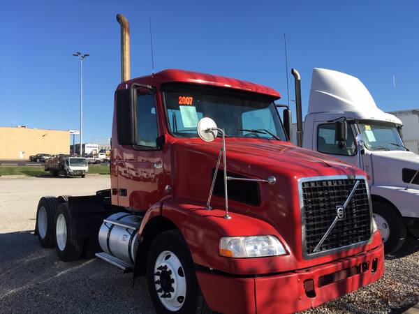 2007 VOLVO VNM200 DAY CAB - cars & trucks - by dealer - vehicle... for sale in Kansas City, MO – photo 3