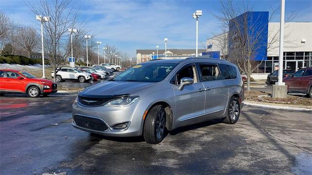 2017 Chrysler Pacifica Limited for sale in Bloomington, IN – photo 3