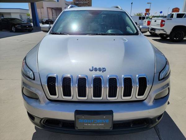 2016 Jeep Cherokee Latitude Sport Utility 4D suv SILVER - cars & for sale in El Paso, TX – photo 2
