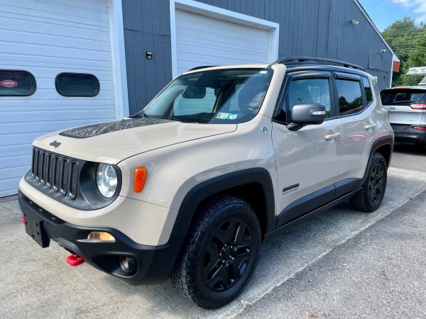 2017 Jeep Renegade Deserthawk 4x4 - Mojave Sand - Leather for sale in binghamton, NY