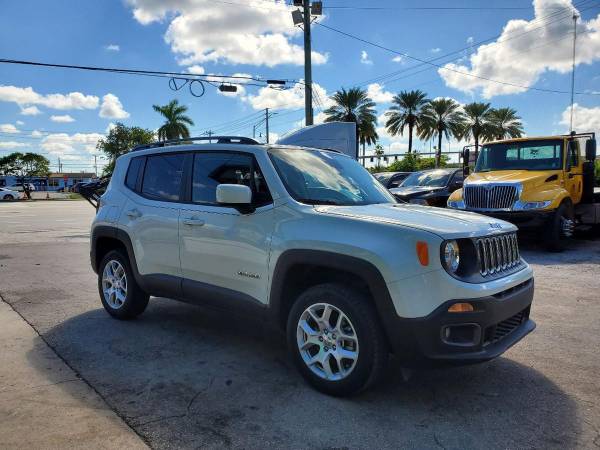 2018 Jeep Renegade Latitude 4x4 4dr SUV - cars & trucks - by dealer... for sale in Hollywood, FL – photo 7