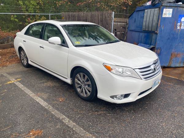 2011 TOYOTA AVALON LIMITED - cars & trucks - by owner - vehicle... for sale in Johnston, RI – photo 12