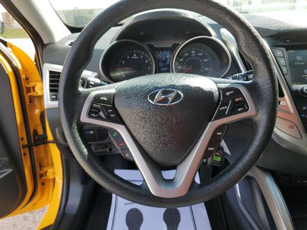 2014 Hyundai Veloster 3dr Cpe Auto w/Black Int - - by for sale in Winchester , KY – photo 17