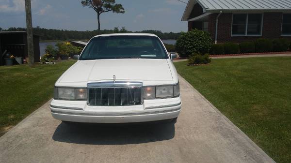 1991 Lincoln Town car for sale in Hubert, NC – photo 2